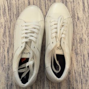 White Nautica shoes size 9.5 basically new!